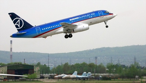 aeronaves civis da Rússia - o avião de passageiros Sukhoi Superjet 100