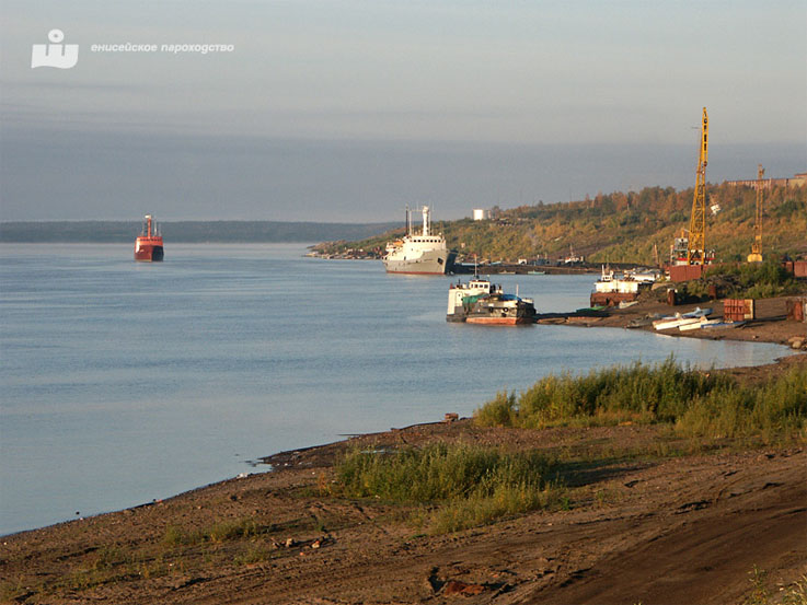 portos marítimos da Rússia - porto da Igarka no rio Yenisey