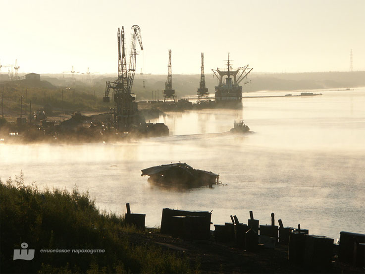 portos marítimos da Rússia - porto da Igarka no rio Yenisey