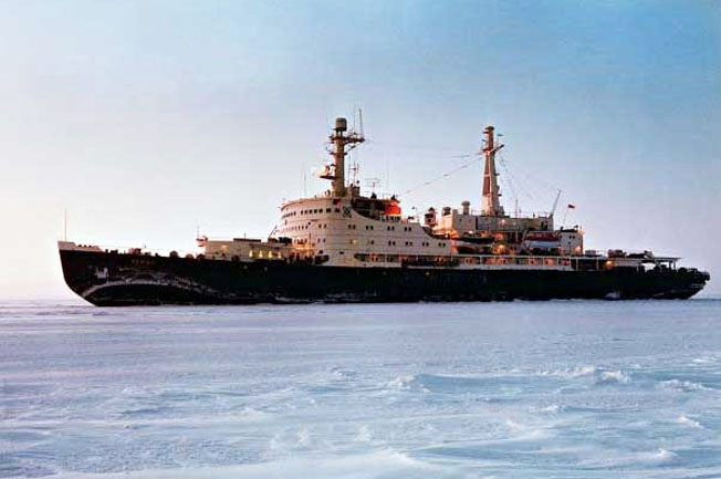 portos marítimos da Rússia - quebra-gelo nuclear russo Arctica