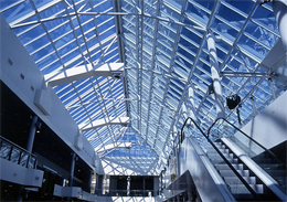 um terminal de passageiros do aeroporto internacional pulkovo em são petersburgo - rússia