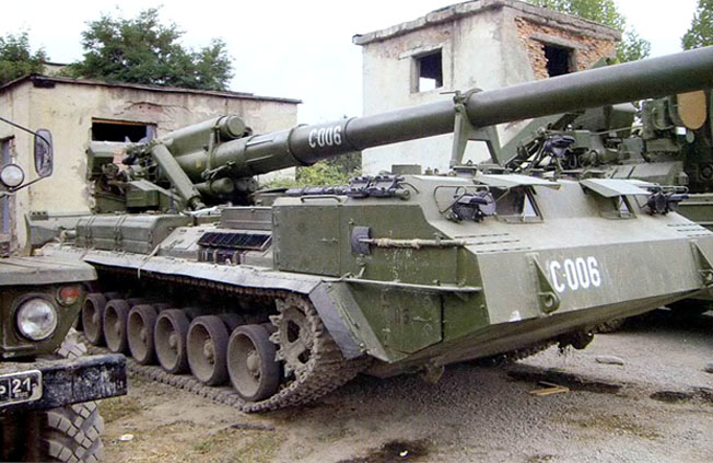veículos blindados de combate da Rússia - canhão autopropulsionado russo Pion