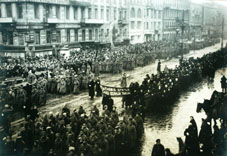 funeral das vítimas da revolução de fevereiro em São Petersburgo