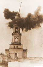 torre sineira da igreja incendiado pelos bolcheviques