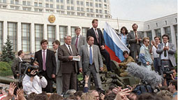 Golpe de Agosto - Boris Iéltsin e defensores da Casa Branca em Moscou